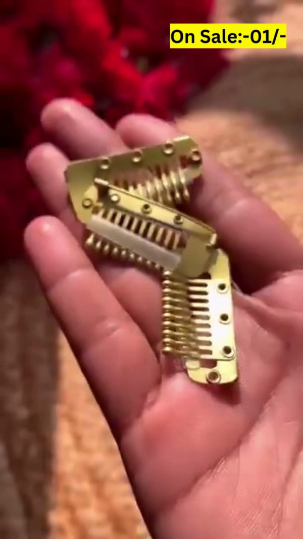 Durable and Easy-to-Use Metal Fabric Clips for Secure Attachment of Sarees, Scarves, and Other Fabrics