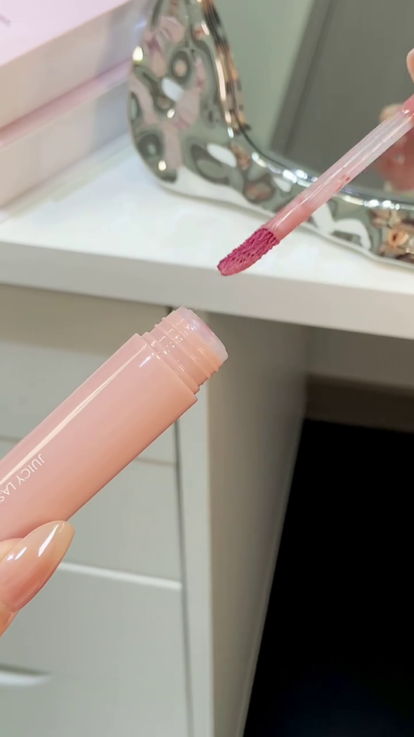 Hydrating Glossy Lip Tint Duo in Soft Pink Gradient Packaging – Nourishing, High-Shine, Long-Lasting Color for a Natural, Luminous Look - Image 3