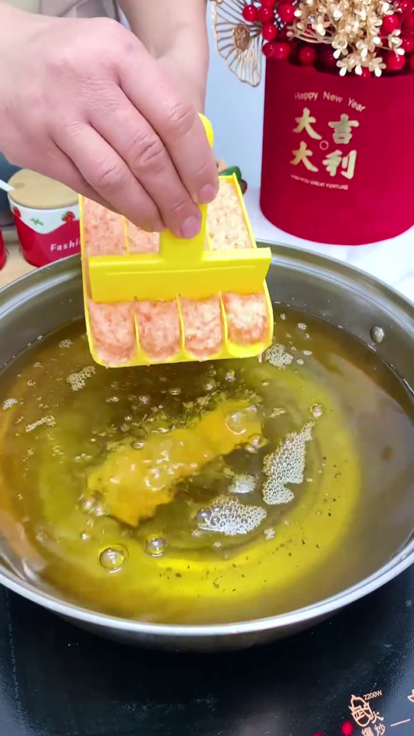 Multi-Section Manual Meat Mold Press for Shaping and Frying Minced Meat Patties – Durable Non-Stick Kitchen Tool for Uniform Meat Stick Formation and Deep Frying Preparation - Image 2