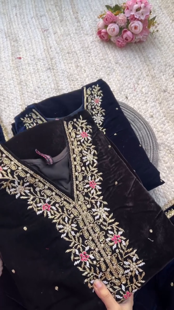 Royal Black Velvet Kurta Set Embellished with Intricate Zari, Pearl, and Thread Embroidery in Floral Patterns – A Timeless Ensemble for Weddings, Evening Celebrations, and Grand Festive Occasions