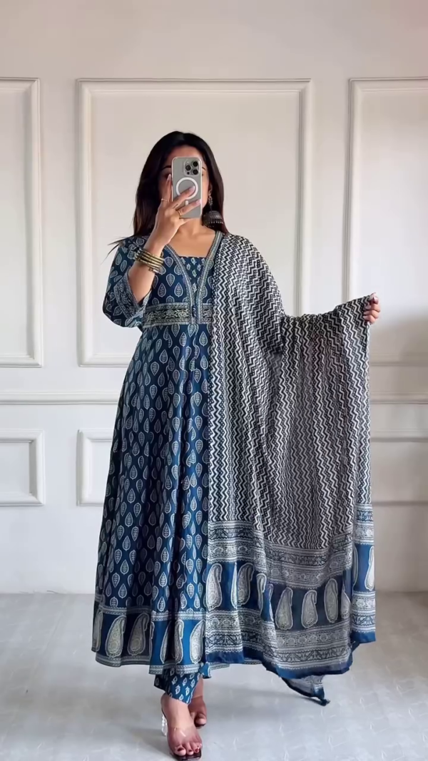 Flared Anarkali Kurta Set with Printed Dupatta – Ethnic Leaf Print Cotton Kurti Pant Dupatta Set and Floral Printed Gota Work Kurta Palazzo Dupatta Set for Festive and Daily Wear