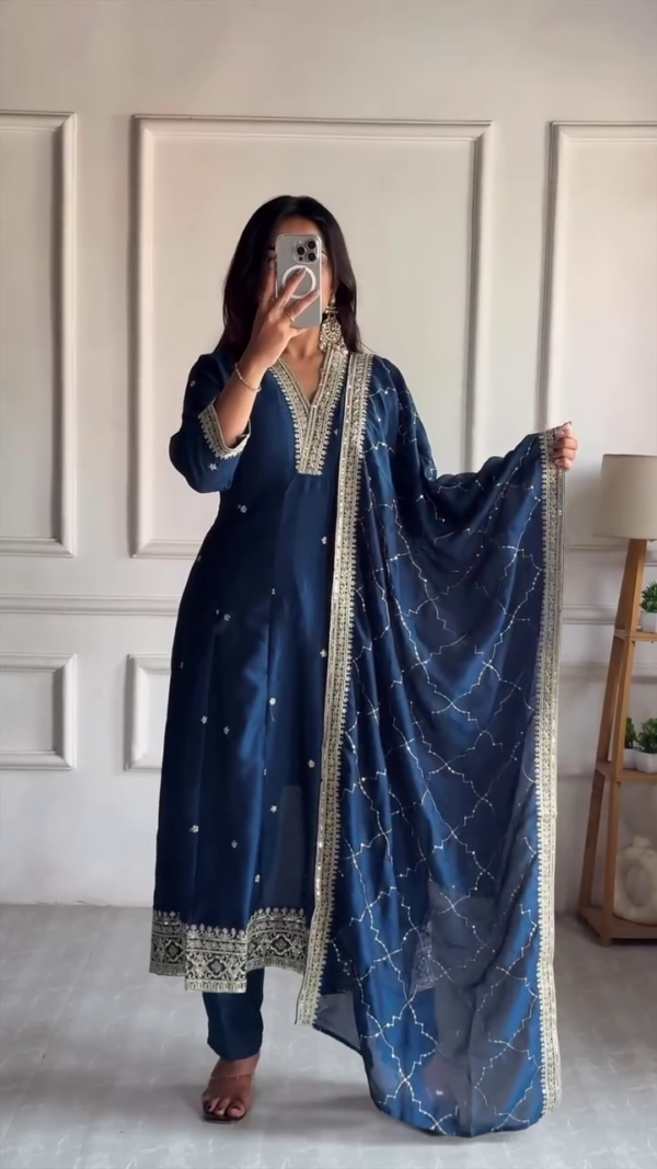 Festive Kurta Set with Intricate Embroidery, Straight Pants and Heavily Embellished Dupatta – Perfect for Celebrations, Traditional Gatherings and Special Occasions