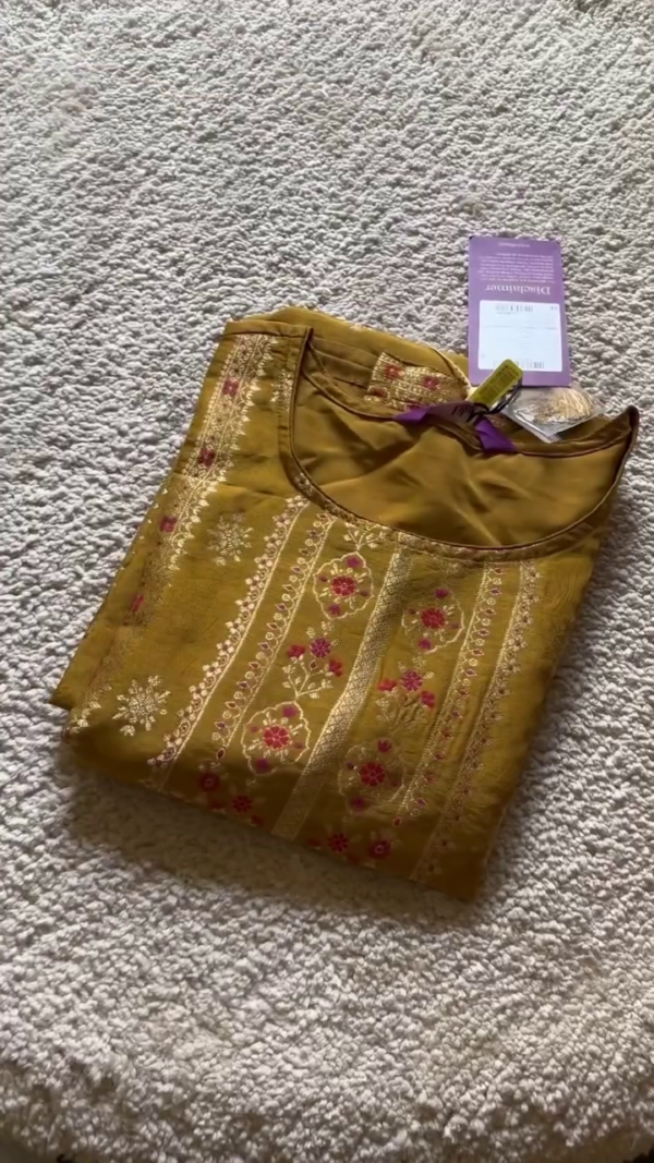 Embroidered Straight Kurta Set with Subtle Floral Detailing and Mirror Work Accents Paired Indo Era Mirror Embellished Kurta and Matching Pleated Pants – Perfect Blend of Traditional Craft and Contemporary Festive Style - Image 2