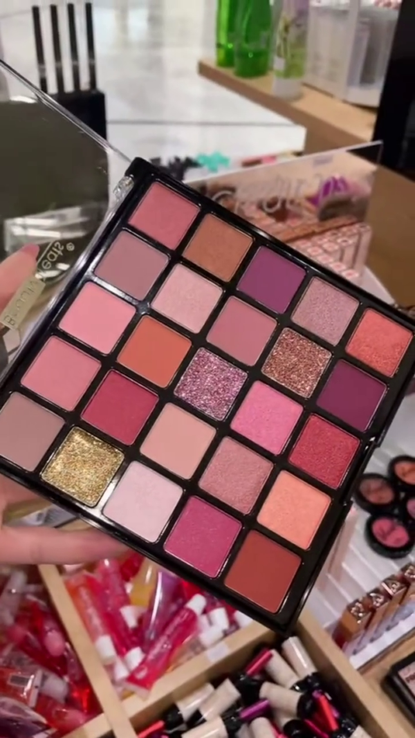 Vibrant 40-Color Eyeshadow Palette with a Mix of Matte, Shimmer, and Glitter Shades for Stunning Eye Makeup Looks - Image 2