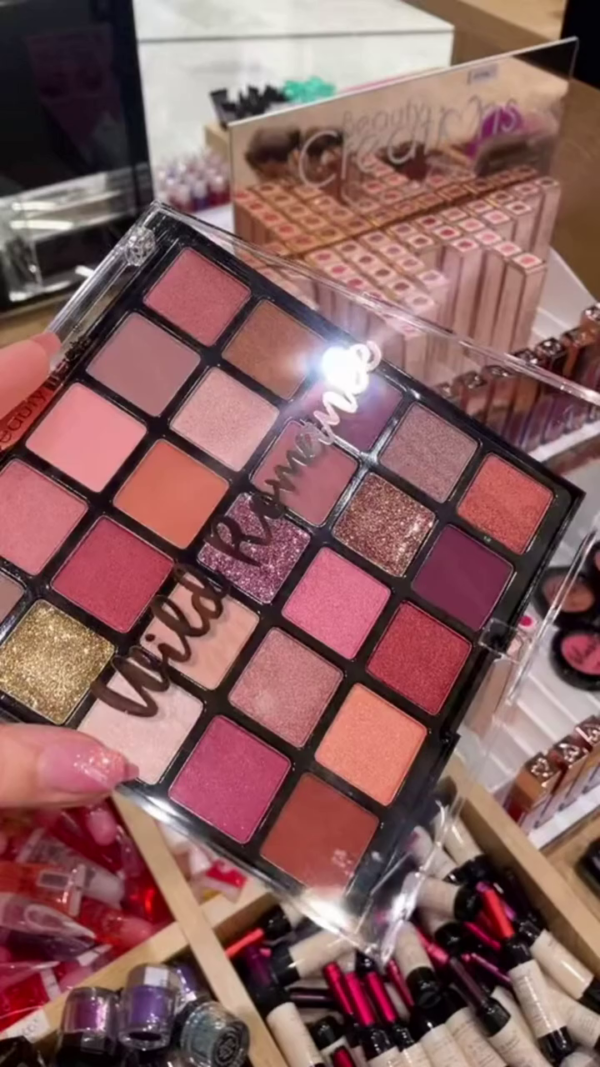 Vibrant 40-Color Eyeshadow Palette with a Mix of Matte, Shimmer, and Glitter Shades for Stunning Eye Makeup Looks