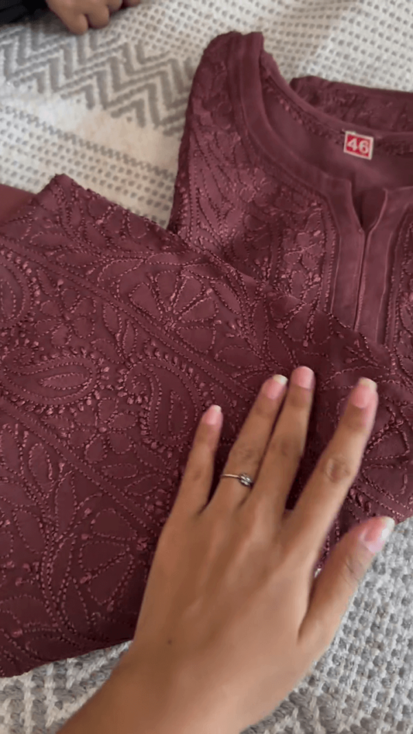 Elegant Hand-Embroidered Maroon Cotton Kurta with Intricate Thread Work and Traditional Paisley Floral Motifs - Image 2