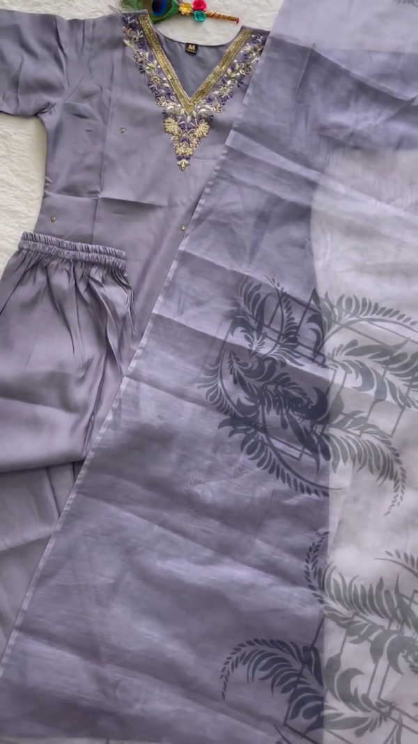 Dusty Lavender Straight Kurta Set with Golden Embroidered Neckline – Paired with Organza Dupatta Featuring Bold Monotone Leaf Motifs – Subtle, Elegant & Breezy for Any Occasion - Image 2