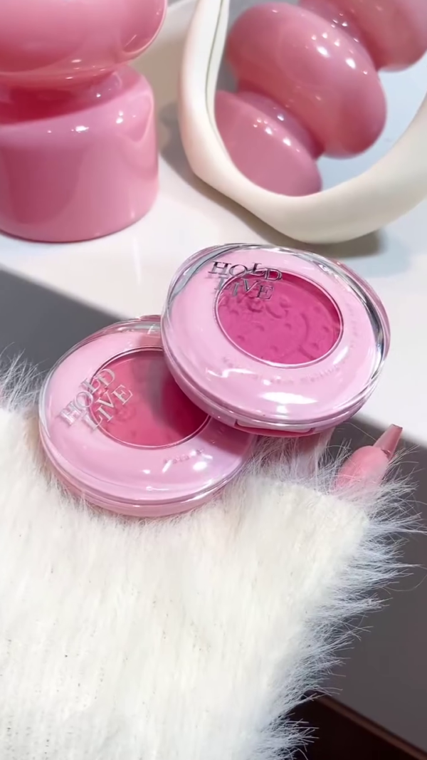 Etude House Lovely Cookie Blusher – A Cute Strawberry-Embossed Powder Blush in a Soft Pink Shade for a Sweet, Natural Flush of Color.