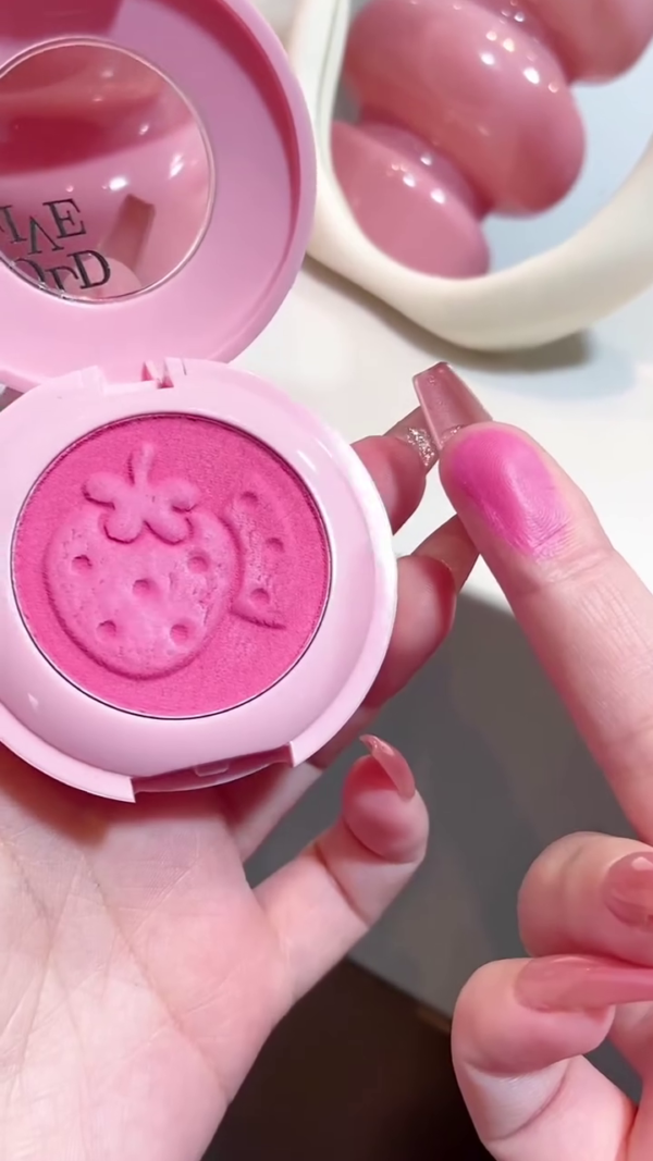 Etude House Lovely Cookie Blusher – A Cute Strawberry-Embossed Powder Blush in a Soft Pink Shade for a Sweet, Natural Flush of Color. - Image 2