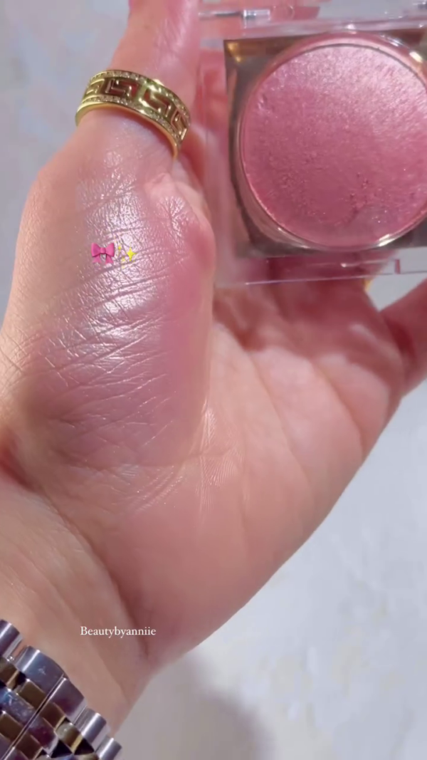 Shimmering Rose Pink Highlighter – Gorgeous Highlight for a Glowing, Radiant Finish - Image 2