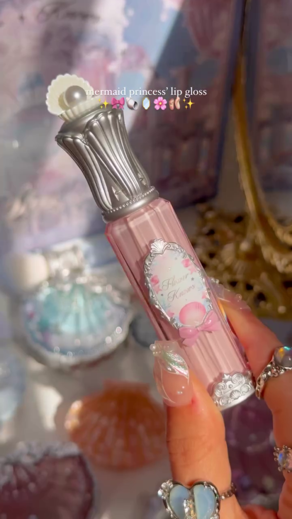 Princess’ Shimmery Lip Gloss – Iridescent Gloss with a Hydrating Formula for Luscious, Plump Lips, Perfect for Every Day or Special Occasions