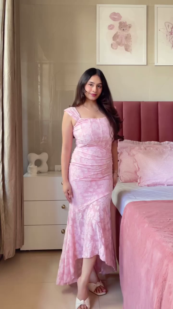 Women's Elegant High-Low Ruffle Hem Bodycon Dresses – Stylish Ruched Sleeveless Party Wear in Pastel Pink and Floral White Variants