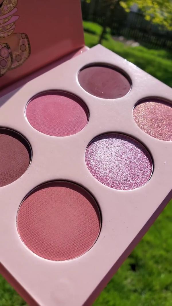 Romantic Rose-Toned Eyeshadow Palette Featuring a Blend of Soft Matte and Sparkling Shimmer Finishes in Blush, Mauve, and Berry Hues for Effortless Everyday Glam and Feminine Looks - Image 2
