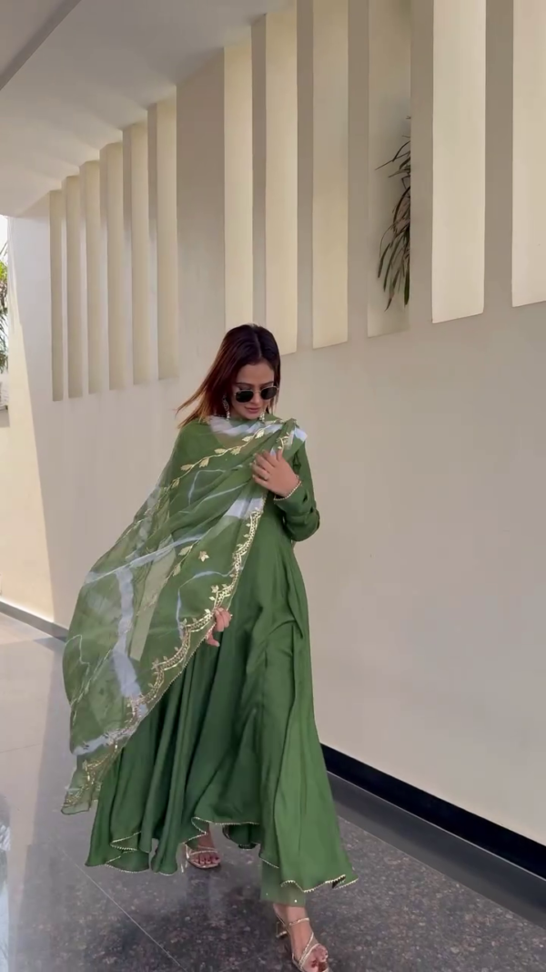 Emerald Green Anarkali Suit with Intricate Gold Detailing and Sheer Dupatta – Perfect for Festive Celebrations and Traditional Occasions - Image 2
