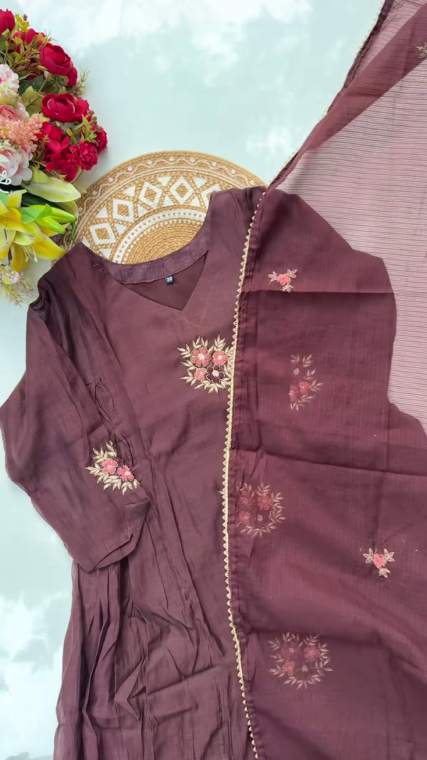 Rich Maroon Embroidered Kurta with Floral Detailing and Matching Sheer Dupatta – Perfect for Traditional and Festive Occasions - Image 2