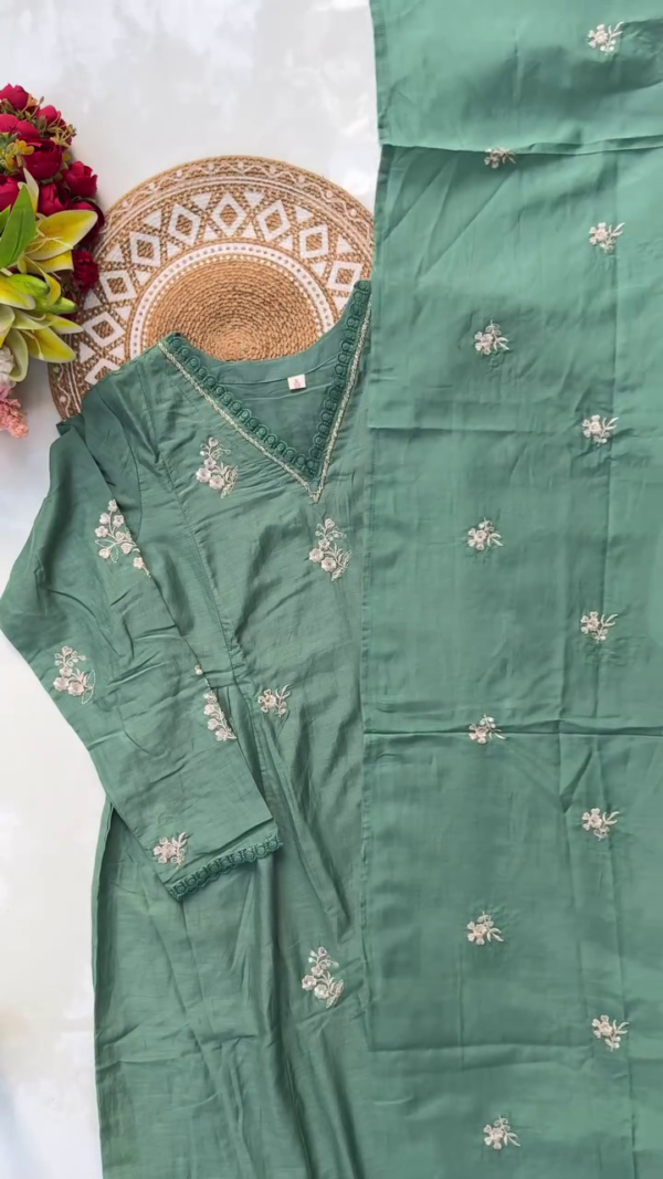 Green Embroidered Kurta with Delicate Floral Detailing and Matching Sheer Dupatta – Perfect for Traditional and Festive Occasions - Image 2