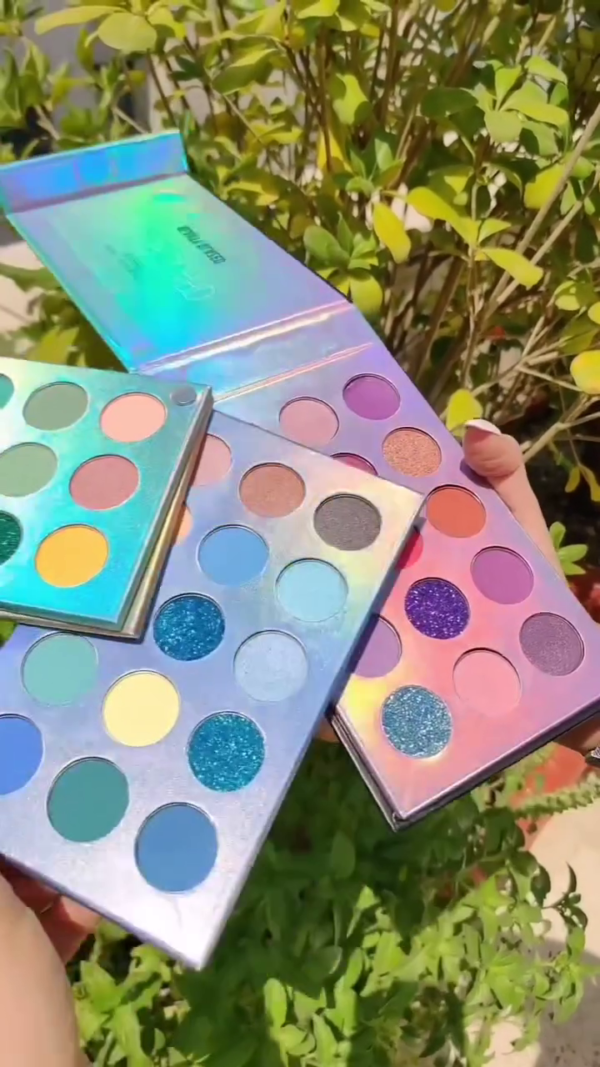 Vibrant Multi-Color Eyeshadow Palette Set – Matte & Shimmer Finishes, Highly Pigmented Shades for Bold and Creative Eye Makeup Look - Image 2
