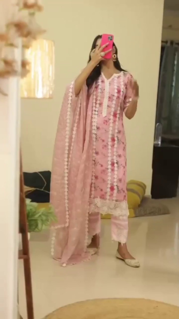 Pink Floral Kurta Set with Lace Detailing and Matching Dupatta – Perfect for Casual and Festive Occasions - Image 2