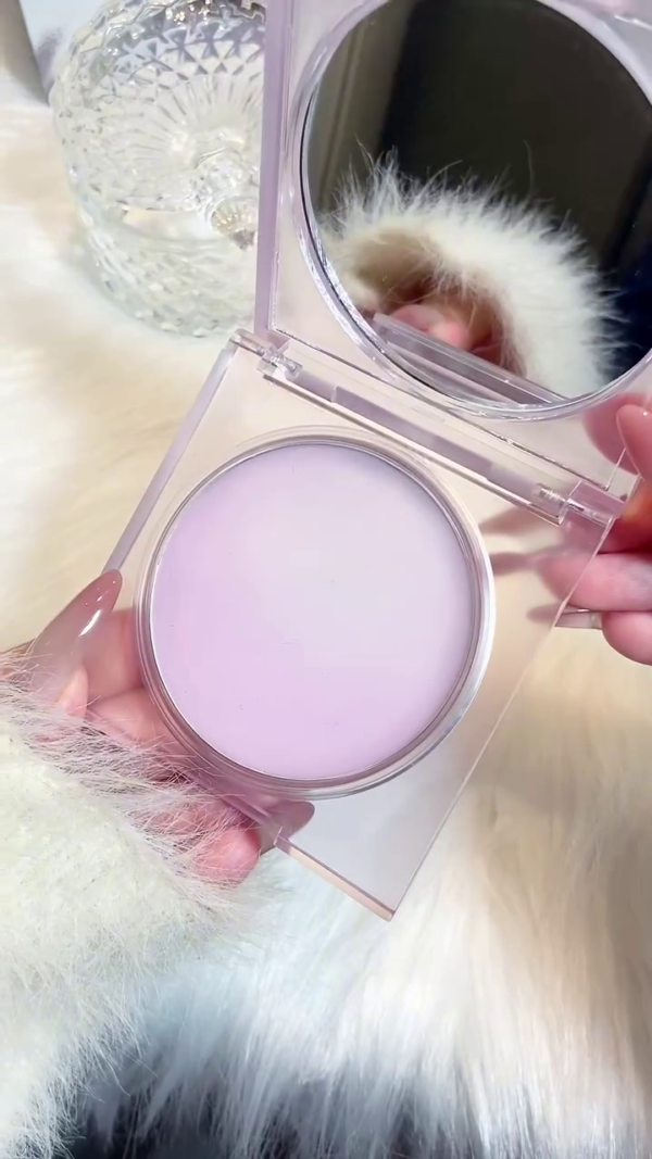 Soft and Smooth: The Perfect Lavender Setting Powder - Image 2