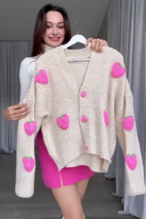 Adorable Cozy Cardigan and Mini Skirt Combo – Perfect for Date Nights or Winter Brunch