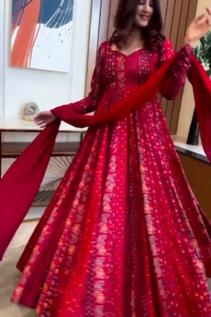 Traditional Ethnic Outfit for Women