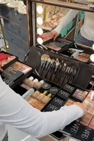 Party Queen Makeup Kit