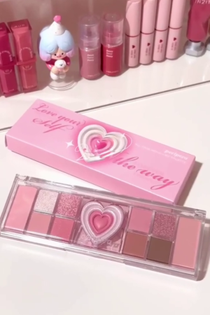 Silhouette Makeup Kit – Long-Lasting Formula