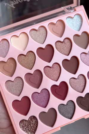 Mirror-Included Makeup Kit – Eyeliner & Lip Gloss Included