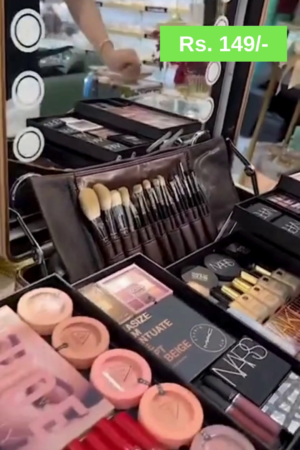 Mini Face Palette – 8-Piece Mini Lipsticks