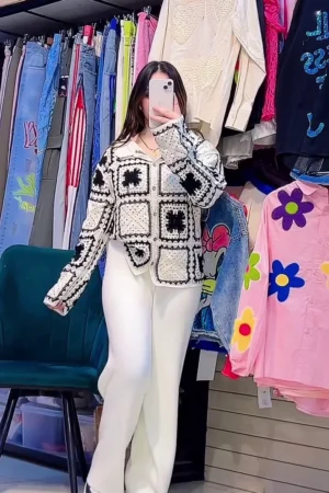 Bohemian Chic Women's Black and White Granny Square Crochet Cardigan: Handmade Look Knit Sweater Jacket with Long Sleeves and Cropped Fit for Unique Winter Layering