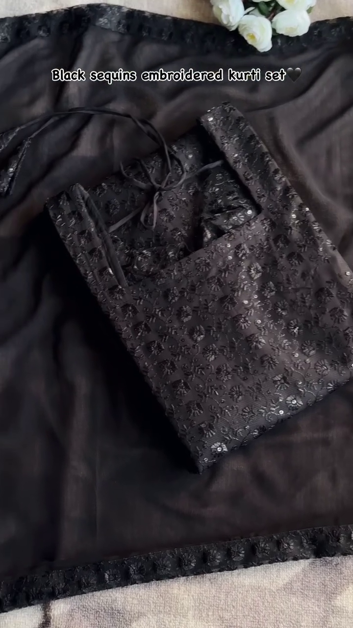 Elegant White Cotton Kurta with Indigo Printed Dupatta for Casual Ethnic Look - Image 2