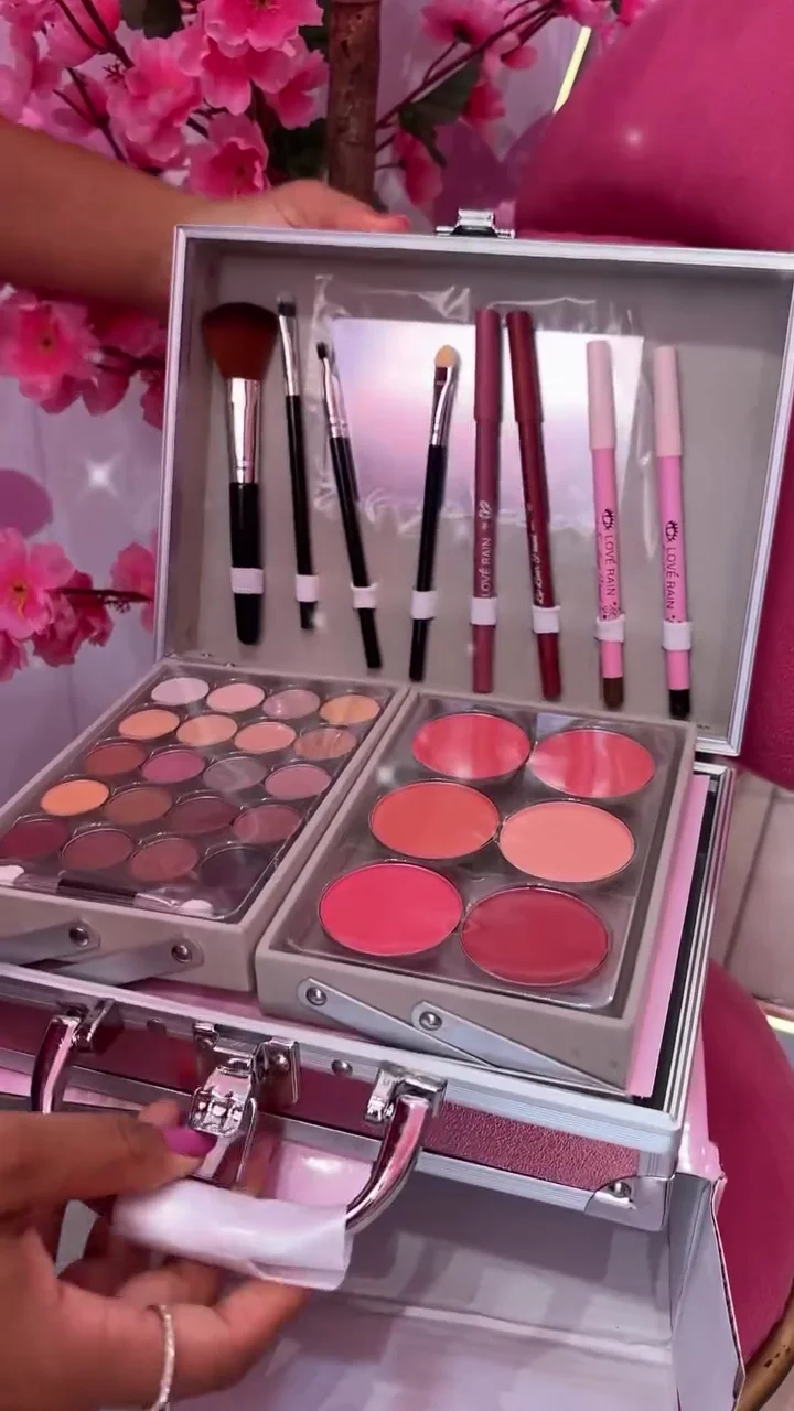 VolksRose All In One Makeup Kit Multi-Purpose Combination Makeup Surprise Gift Set Beauty Full Makeup Essential Starter Kit, Compact and Lightweight Design for Girls Women and Make Up Beginners